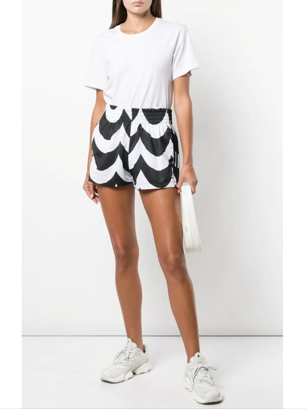 Black & White Wave-Print Women’s Shorts